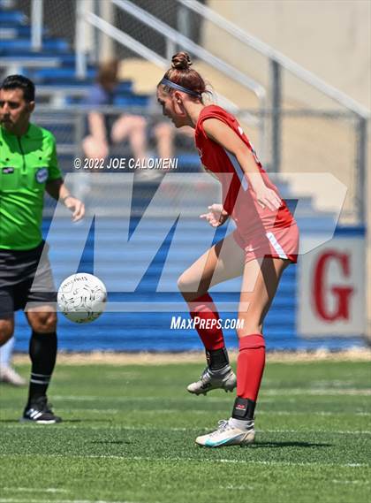 Thumbnail 2 in Boerne-Champion vs Grapevine (UIL 5A Girls Soccer State Semifinal) photogallery.