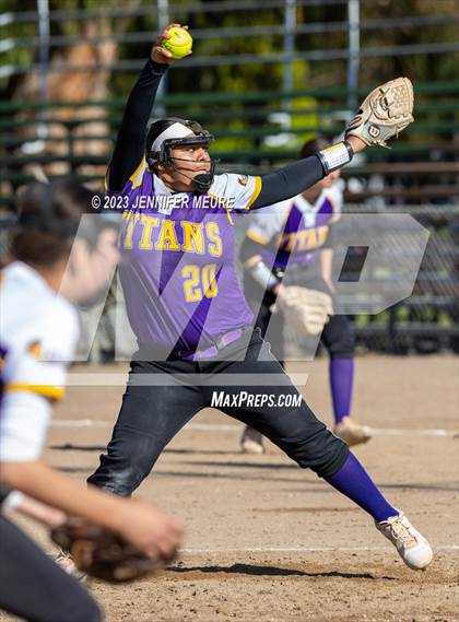 Thumbnail 2 in Kennedy @ Moreau Catholic photogallery.
