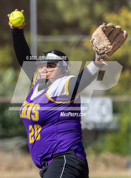 Thumbnail 1 in Kennedy @ Moreau Catholic photogallery.