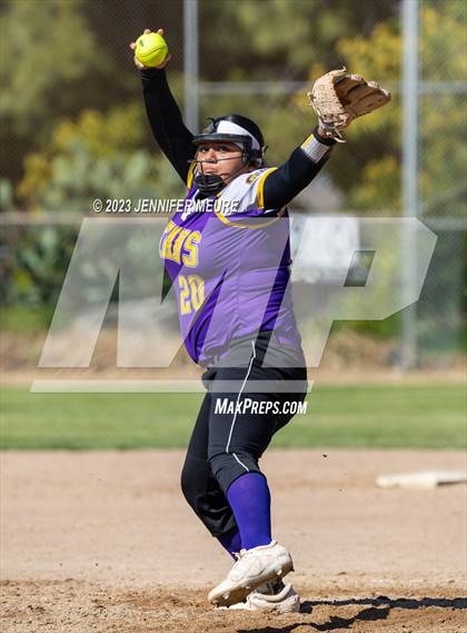 Thumbnail 1 in Kennedy @ Moreau Catholic photogallery.