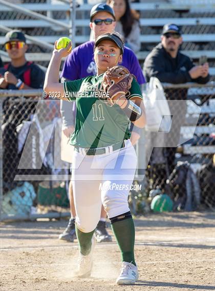 Thumbnail 1 in Kennedy @ Moreau Catholic photogallery.