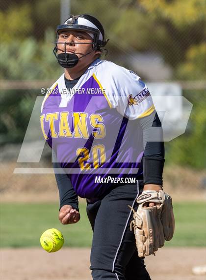 Thumbnail 3 in Kennedy @ Moreau Catholic photogallery.