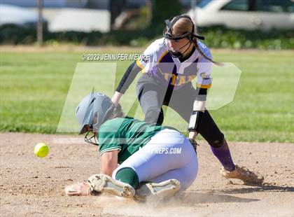 Thumbnail 2 in Kennedy @ Moreau Catholic photogallery.