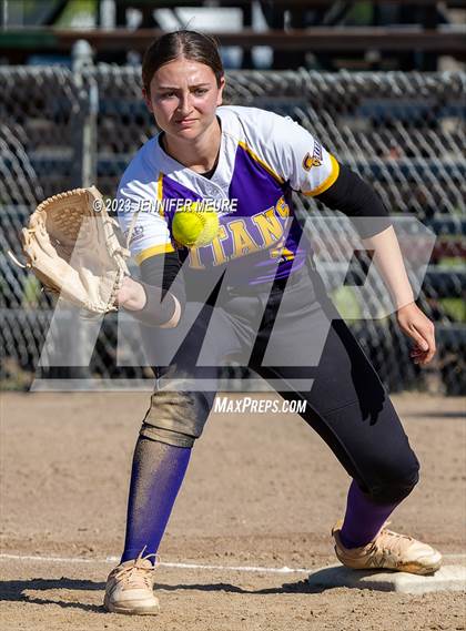 Thumbnail 1 in Kennedy @ Moreau Catholic photogallery.