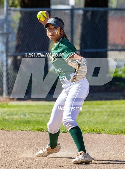 Thumbnail 3 in Kennedy @ Moreau Catholic photogallery.
