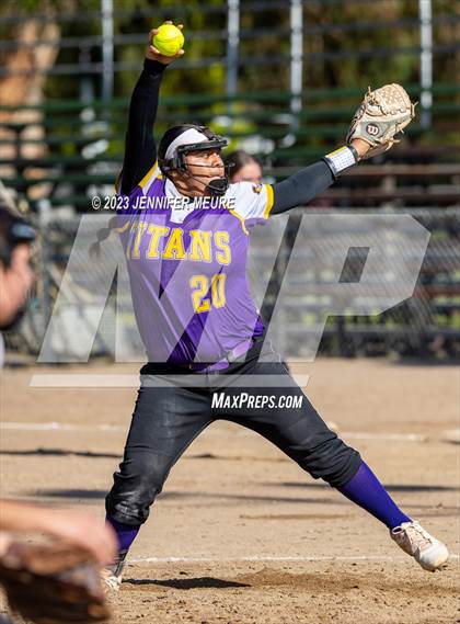 Thumbnail 3 in Kennedy @ Moreau Catholic photogallery.