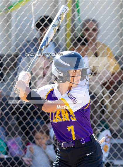 Thumbnail 3 in Kennedy @ Moreau Catholic photogallery.