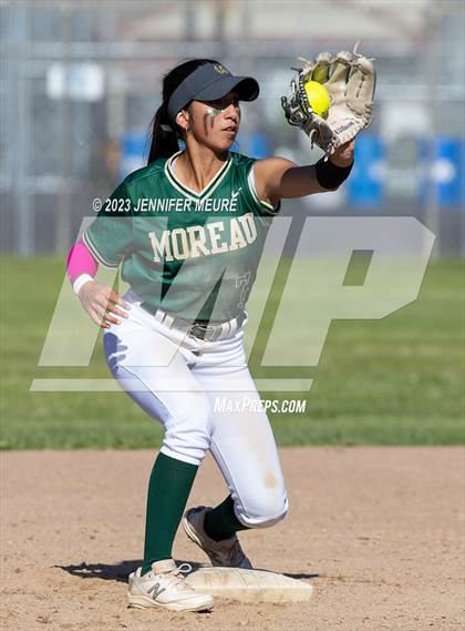Thumbnail 1 in Kennedy @ Moreau Catholic photogallery.
