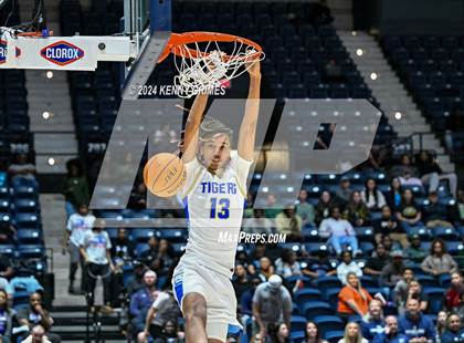 Thumbnail 3 in GHSA Boys Slam Dunk Final photogallery.