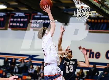 Thumbnail 2 in Notre Dame (SO) vs Chaminade photogallery.