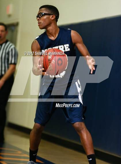 Thumbnail 3 in Notre Dame (SO) vs Chaminade photogallery.