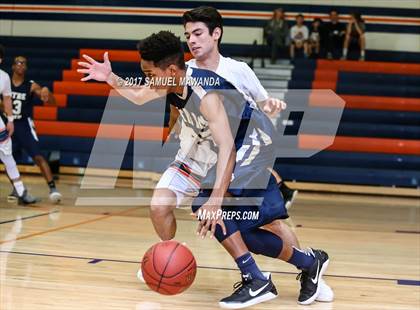 Thumbnail 1 in Notre Dame (SO) vs Chaminade photogallery.