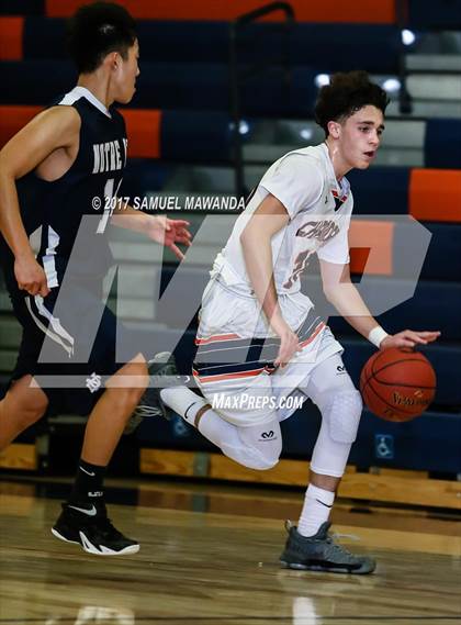 Thumbnail 2 in Notre Dame (SO) vs Chaminade photogallery.