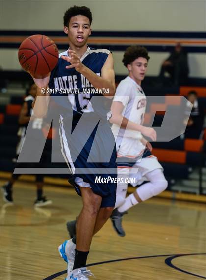 Thumbnail 2 in Notre Dame (SO) vs Chaminade photogallery.