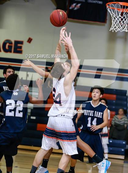 Thumbnail 3 in Notre Dame (SO) vs Chaminade photogallery.