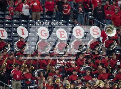 Thumbnail 1 in North Shore vs. Katy (UIL 6A D1 Quarterfinal playoff) photogallery.