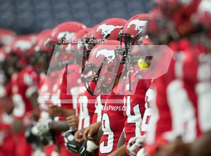 Thumbnail 2 in North Shore vs. Katy (UIL 6A D1 Quarterfinal playoff) photogallery.