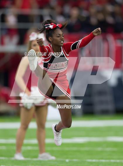 Thumbnail 2 in North Shore vs. Katy (UIL 6A D1 Quarterfinal playoff) photogallery.