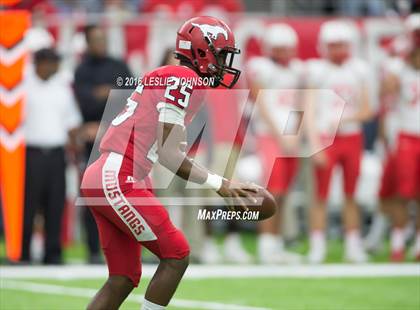 Thumbnail 2 in North Shore vs. Katy (UIL 6A D1 Quarterfinal playoff) photogallery.