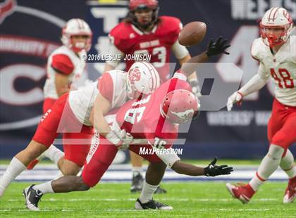 Thumbnail 1 in North Shore vs. Katy (UIL 6A D1 Quarterfinal playoff) photogallery.
