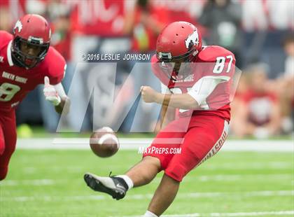 Thumbnail 2 in North Shore vs. Katy (UIL 6A D1 Quarterfinal playoff) photogallery.