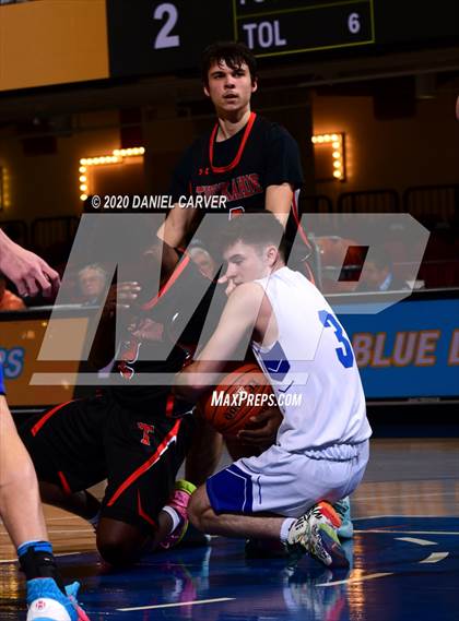 Thumbnail 1 in Haldane vs. Tuckahoe (Section 1 Class C Semifinal) photogallery.