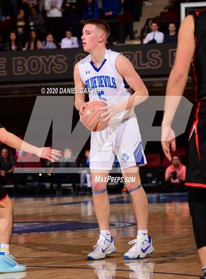 Thumbnail 1 in Haldane vs. Tuckahoe (Section 1 Class C Semifinal) photogallery.
