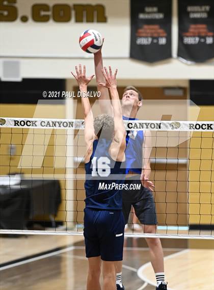 Thumbnail 3 in Legend vs. Valor Christian (CHSAA 5A Semi-Final) photogallery.
