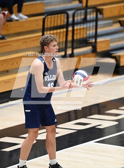 Thumbnail 1 in Legend vs. Valor Christian (CHSAA 5A Semi-Final) photogallery.