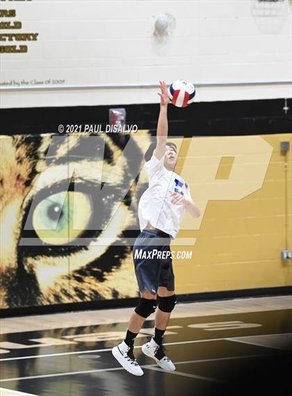 Thumbnail 3 in Legend vs. Valor Christian (CHSAA 5A Semi-Final) photogallery.