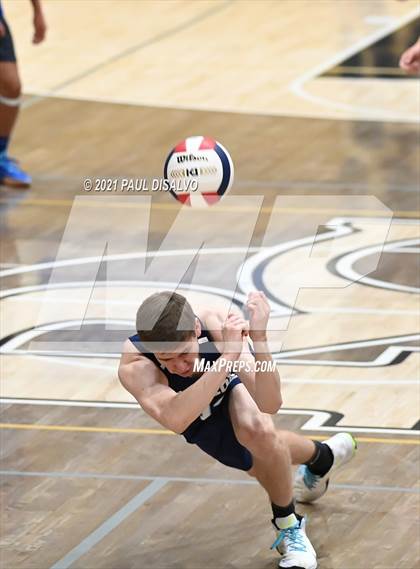 Thumbnail 3 in Legend vs. Valor Christian (CHSAA 5A Semi-Final) photogallery.
