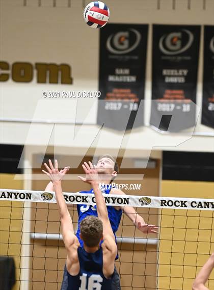 Thumbnail 1 in Legend vs. Valor Christian (CHSAA 5A Semi-Final) photogallery.