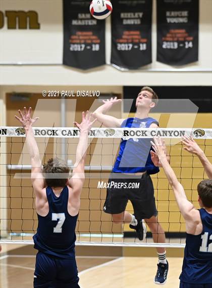Thumbnail 3 in Legend vs. Valor Christian (CHSAA 5A Semi-Final) photogallery.