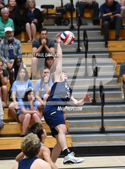 Thumbnail 1 in Legend vs. Valor Christian (CHSAA 5A Semi-Final) photogallery.