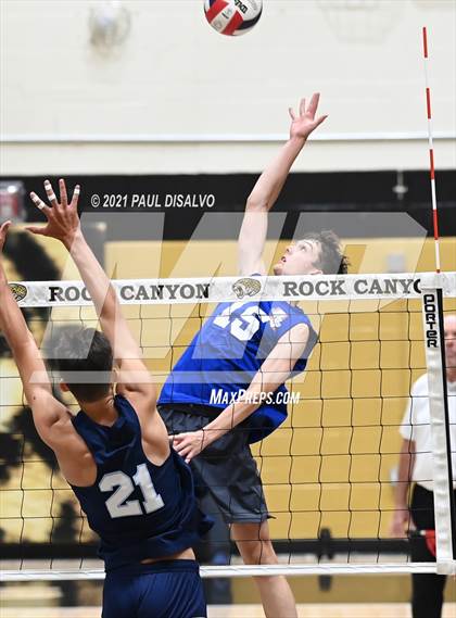 Thumbnail 2 in Legend vs. Valor Christian (CHSAA 5A Semi-Final) photogallery.