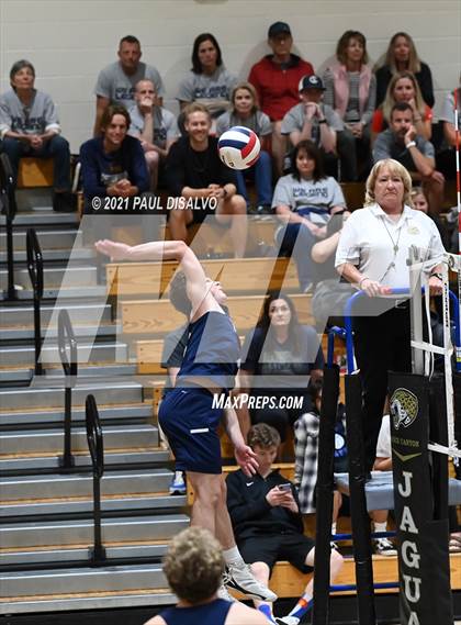 Thumbnail 3 in Legend vs. Valor Christian (CHSAA 5A Semi-Final) photogallery.