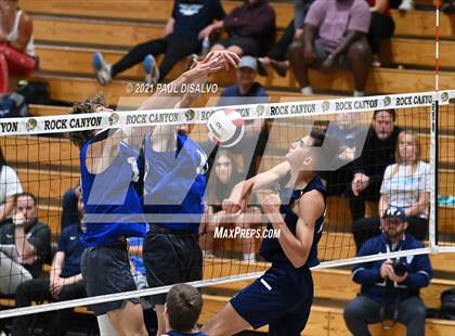 Thumbnail 2 in Legend vs. Valor Christian (CHSAA 5A Semi-Final) photogallery.