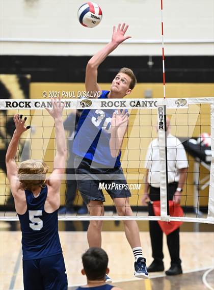 Thumbnail 1 in Legend vs. Valor Christian (CHSAA 5A Semi-Final) photogallery.