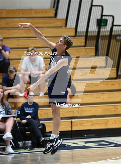 Thumbnail 3 in Legend vs. Valor Christian (CHSAA 5A Semi-Final) photogallery.