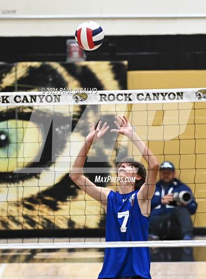 Thumbnail 2 in Legend vs. Valor Christian (CHSAA 5A Semi-Final) photogallery.