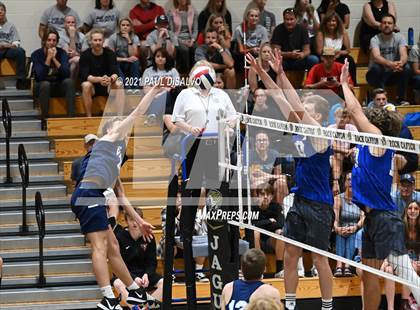 Thumbnail 3 in Legend vs. Valor Christian (CHSAA 5A Semi-Final) photogallery.
