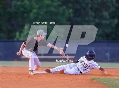 Thumbnail 2 in Fuquay - Varina @ Gray's Creek (NCHSAA 4A - 1st Round) photogallery.