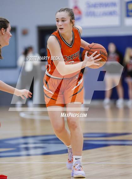 Thumbnail 2 in Southern Boone vs Kirksville (Sophie Cunningham Classic) photogallery.