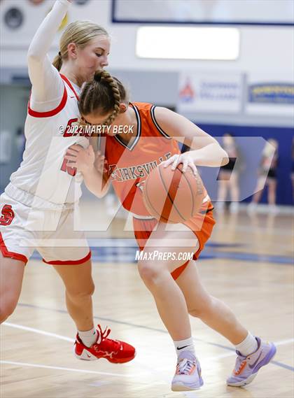 Thumbnail 2 in Southern Boone vs Kirksville (Sophie Cunningham Classic) photogallery.