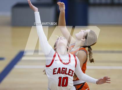 Thumbnail 2 in Southern Boone vs Kirksville (Sophie Cunningham Classic) photogallery.