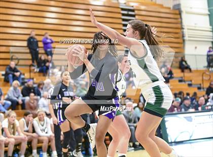 Thumbnail 3 in Ben Davis @ Zionsville photogallery.