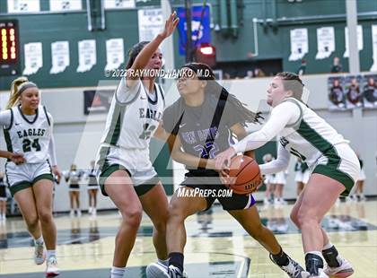 Thumbnail 3 in Ben Davis @ Zionsville photogallery.