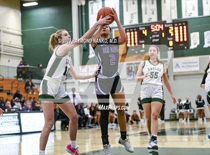 Thumbnail 3 in Ben Davis @ Zionsville photogallery.