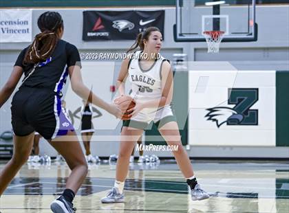 Thumbnail 3 in Ben Davis @ Zionsville photogallery.