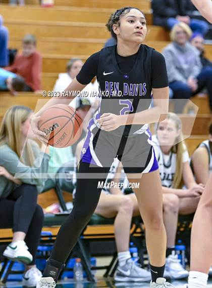 Thumbnail 2 in Ben Davis @ Zionsville photogallery.
